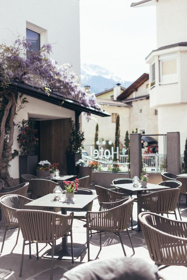 Hotel Goldene Rose Schlanders Buitenkant foto